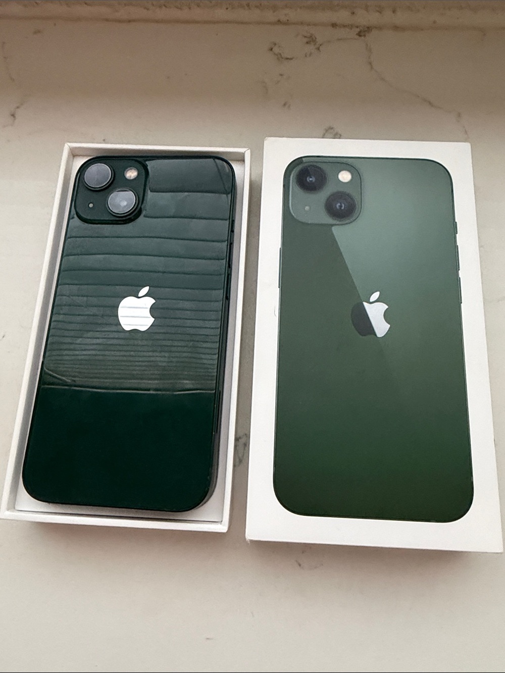 Apple iPhone 13 128gb Green and Cosmic Design Case